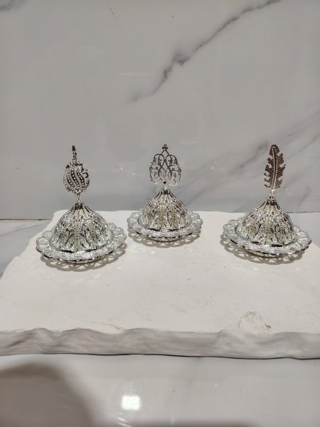 مبخرة مع غطاية فضي